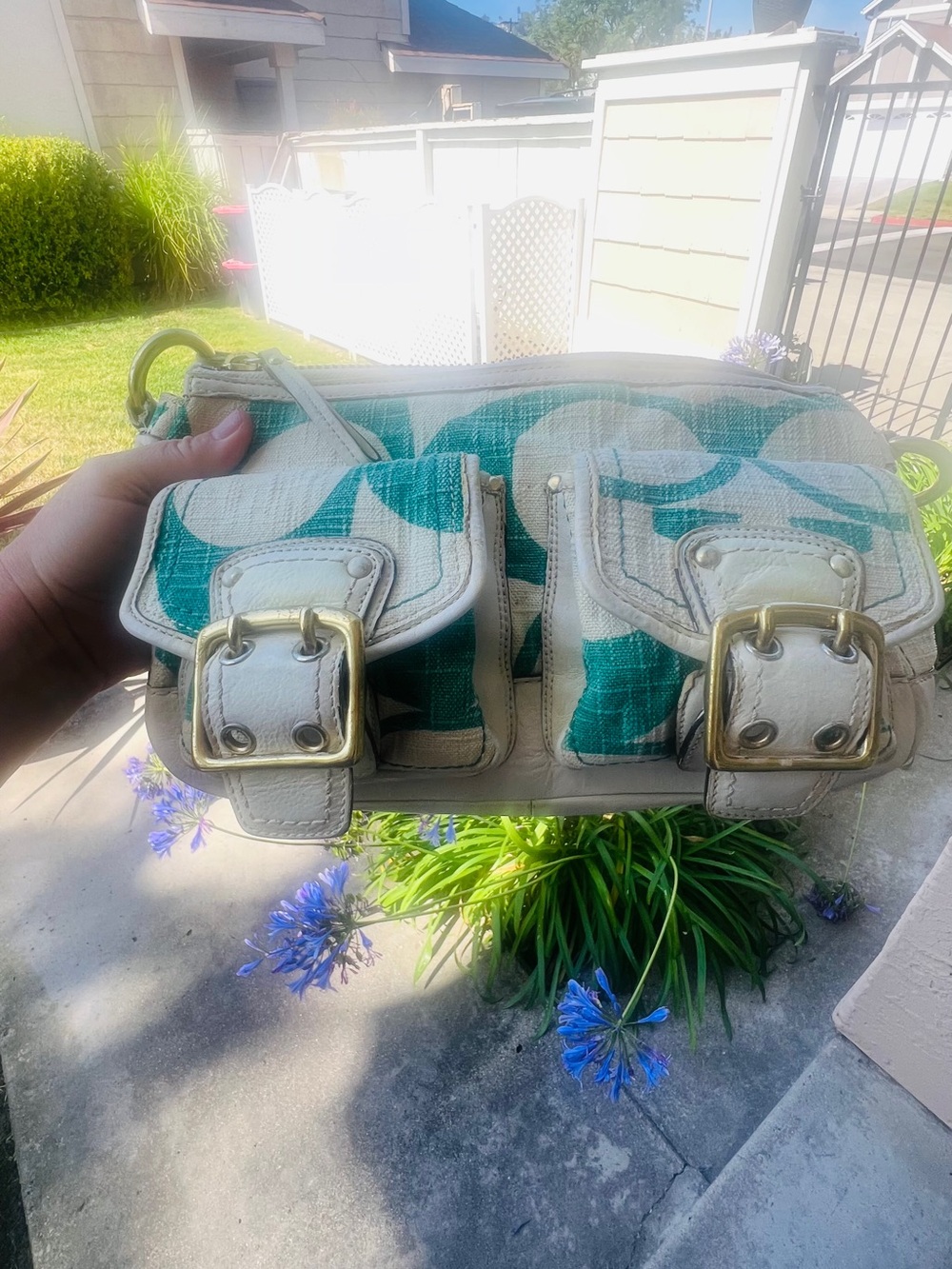 Vintage Coach 10823
Signature Satchel Green & Ivory Canvas Leather Y2K
Purse